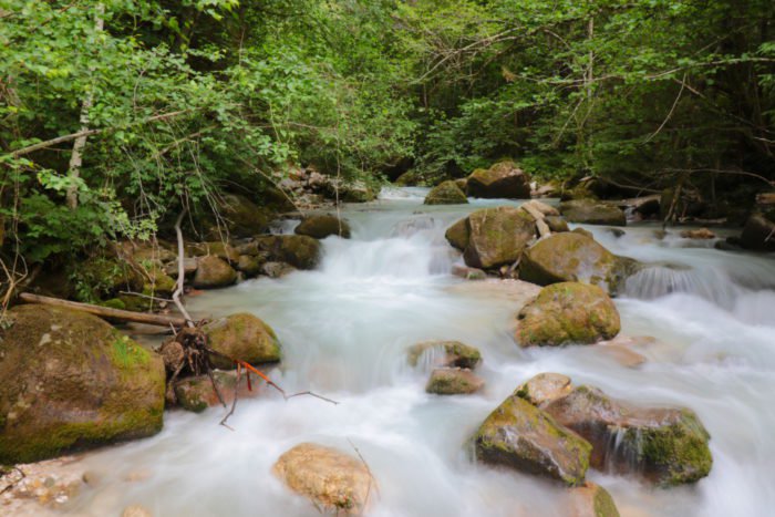 Unser Trinkwasser auf dem Weg von den Bergen direkt in Ihre Wohnung